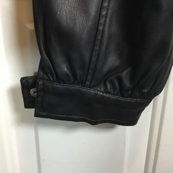 Zara Faux Vegan Leather Jogger Pants Womens Size Extra Small Black Cargo Pockets - Picture 7 of 8